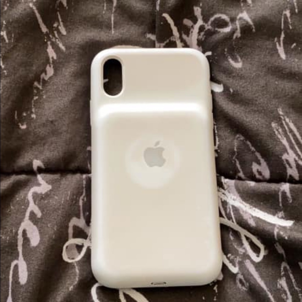 iPhone XR charging case